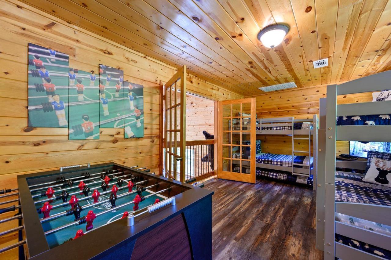 Hickory Bear - Cabin Surrounded By Pines, Sleeps 10, Hot Tub, Fire Pit, Arcade, Foosball Table & Deck Slide Broken Bow Exterior foto